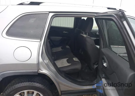 2014 Jeep Cherokee Latitude z USA, uszkodzony, nr VIN 1C4PJMCS9EW114552